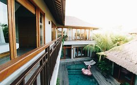 Zin Berawa Villas&bnb  4*